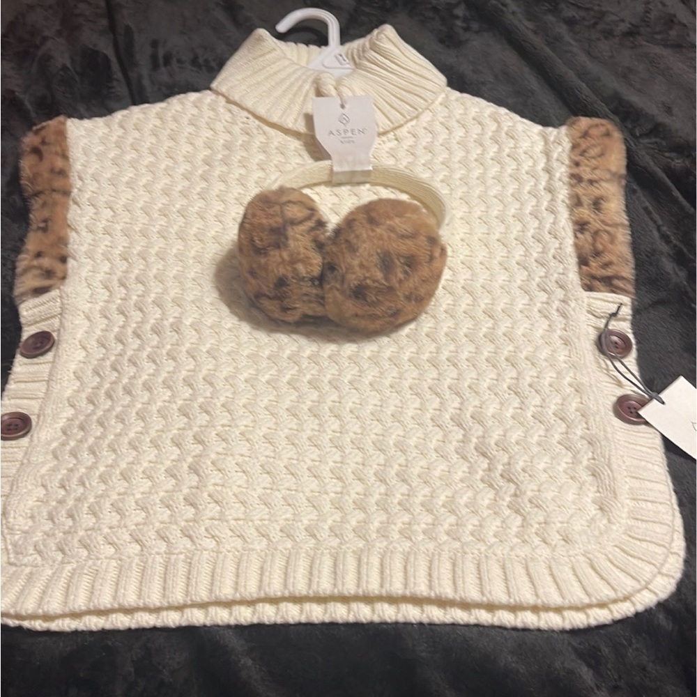 Girls Sweater poncho sets - Picture 10 of 11